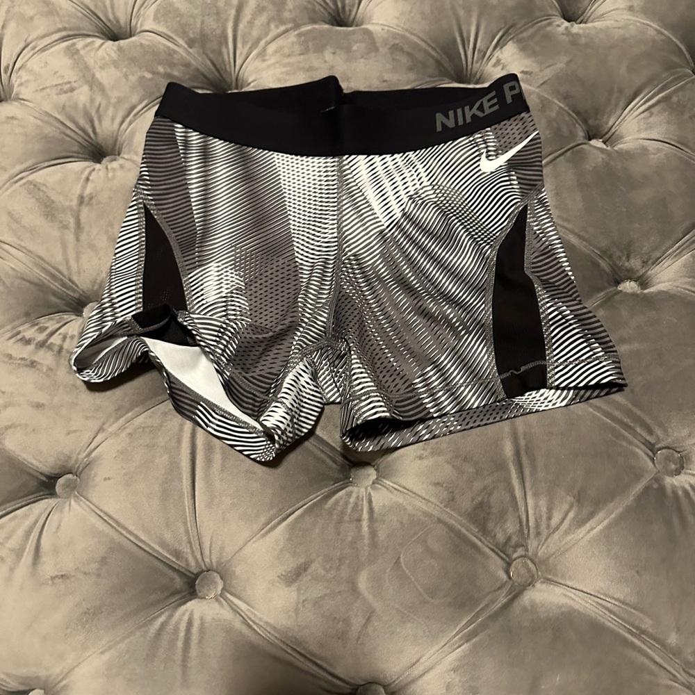 Nike pro shorts - black snd white